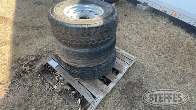 (3) 265/75R16 tires